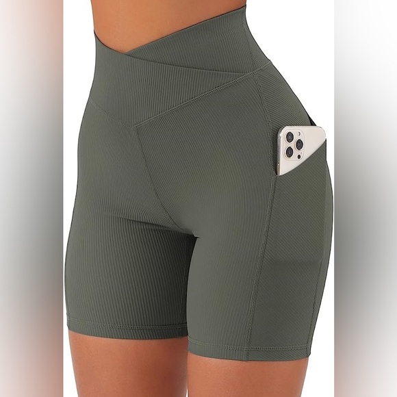 Cross Waist Workout Biker Shorts - Picture 3 of 3